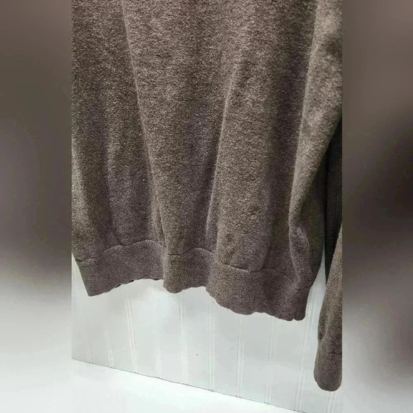 GAP MEN'S V-NECK SWEATER, LARGE - Picture 9 of 16